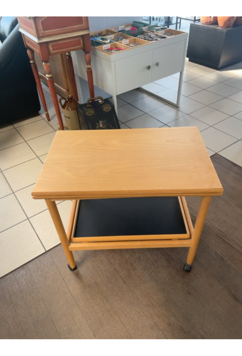 Bakkebord i bøgefiner